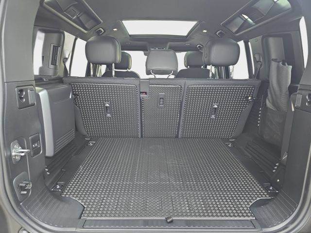 New 2026 Land Rover Defender 110 V8 AWD/4WD image 21