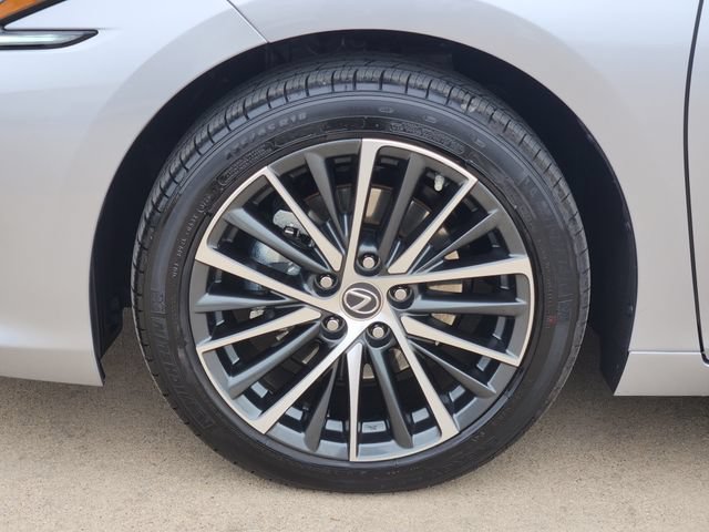 Used 2025 Lexus ES 350 w/ Premium Package FWD image 18