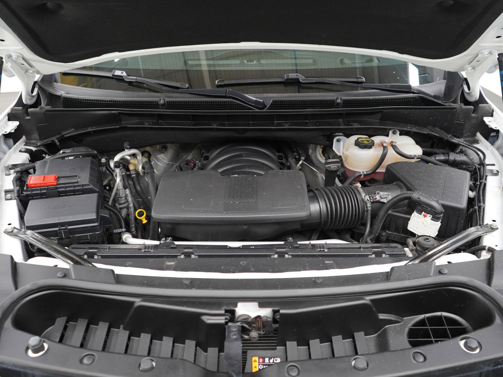 Used 2024 GMC Yukon SLE image 32