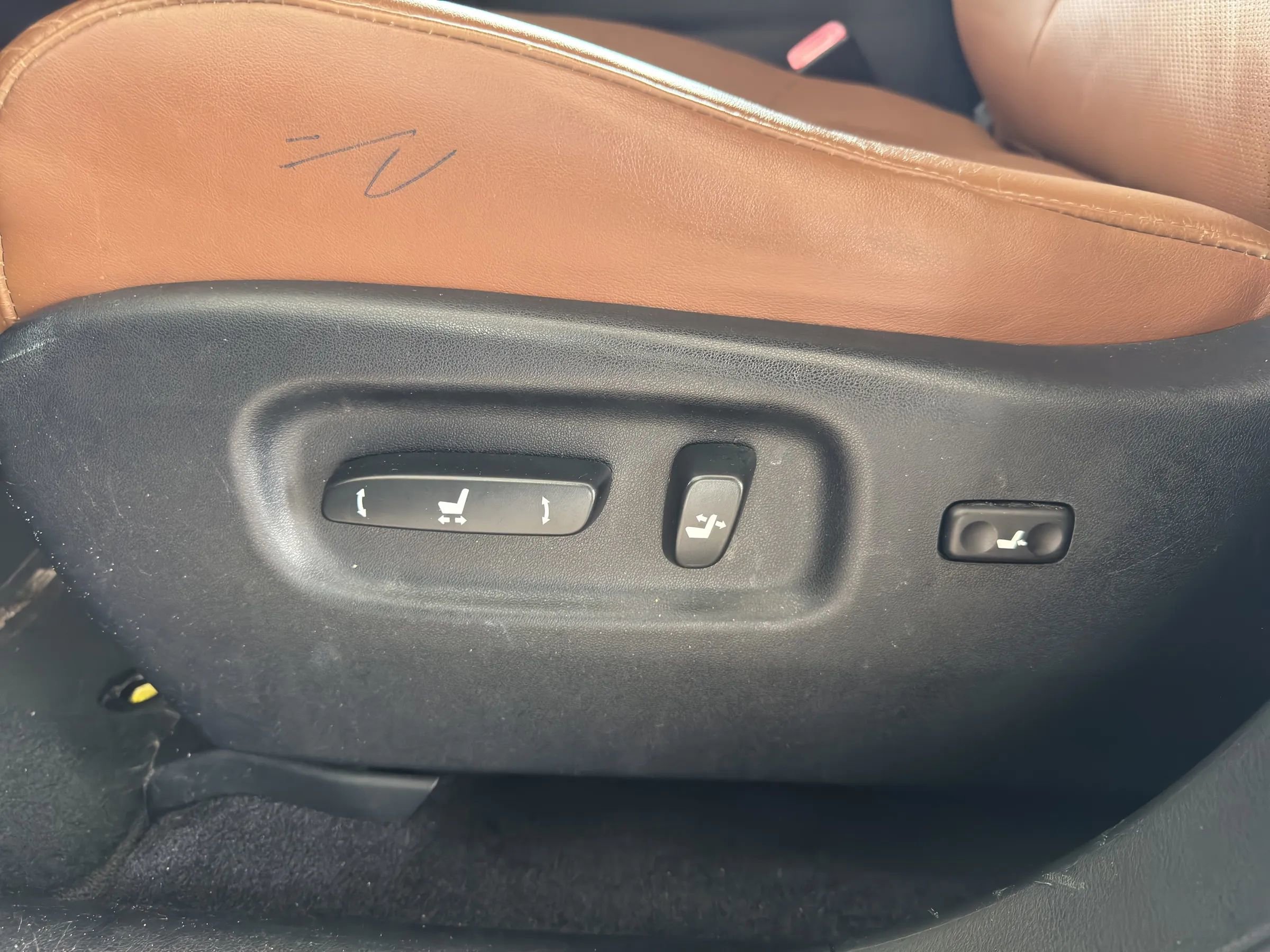 Used 2013 Lexus RX 450h FWD w/ Navigation Pkg image 30