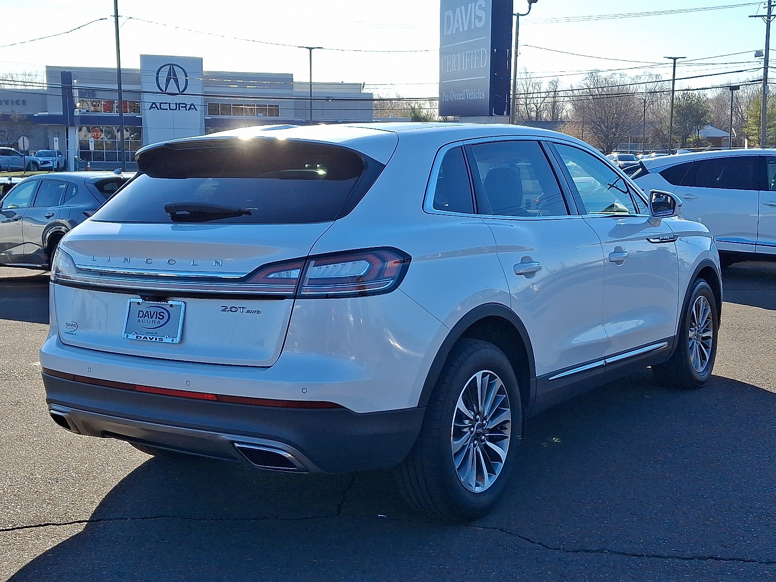 Used 2019 Lincoln Nautilus Select image 4