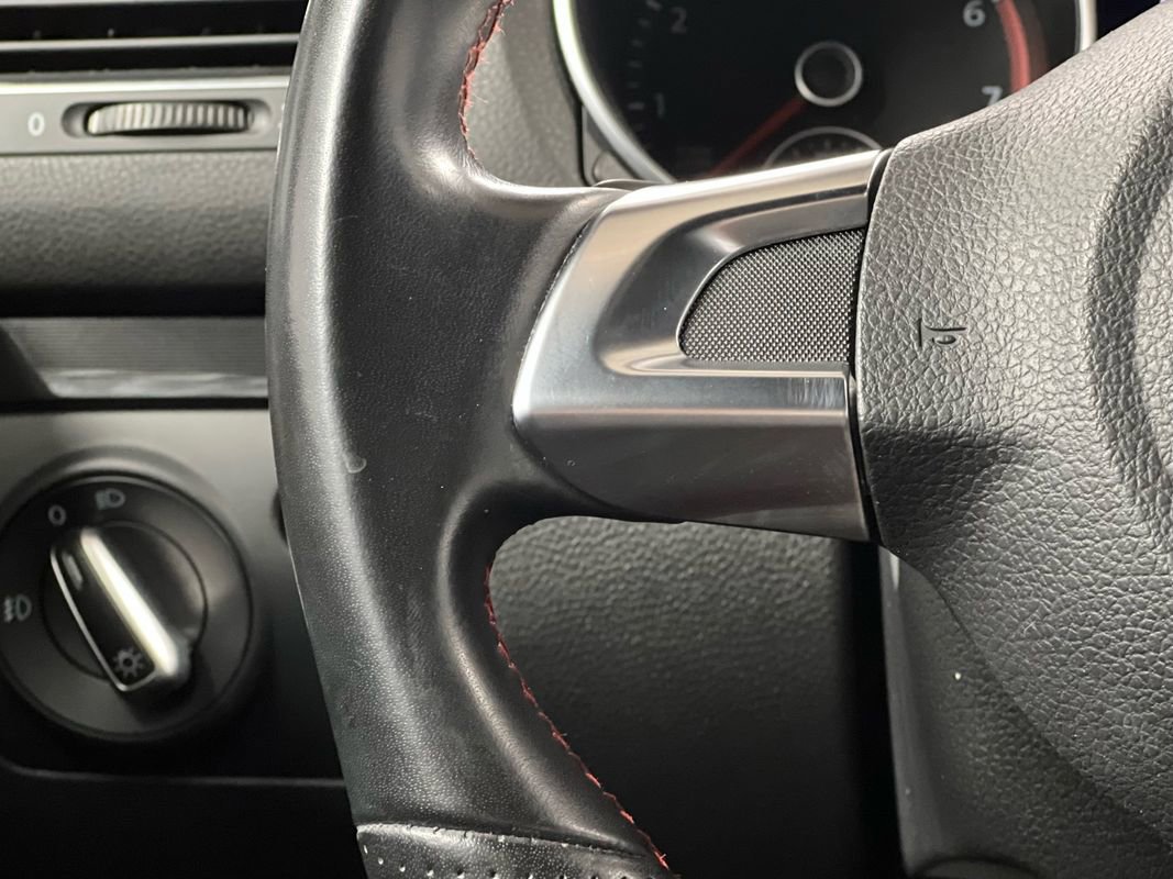 Used 2012 Volkswagen Golf 4-Door image 27