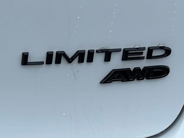 New 2026 Chrysler Pacifica Limited w/ Uconnect Theater Family Group AWD/4WD image 2