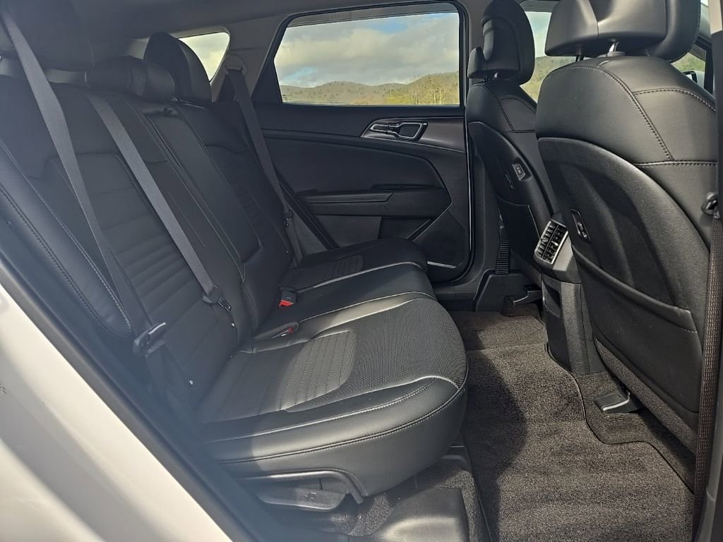 Used 2025 Kia Sportage SX image 20