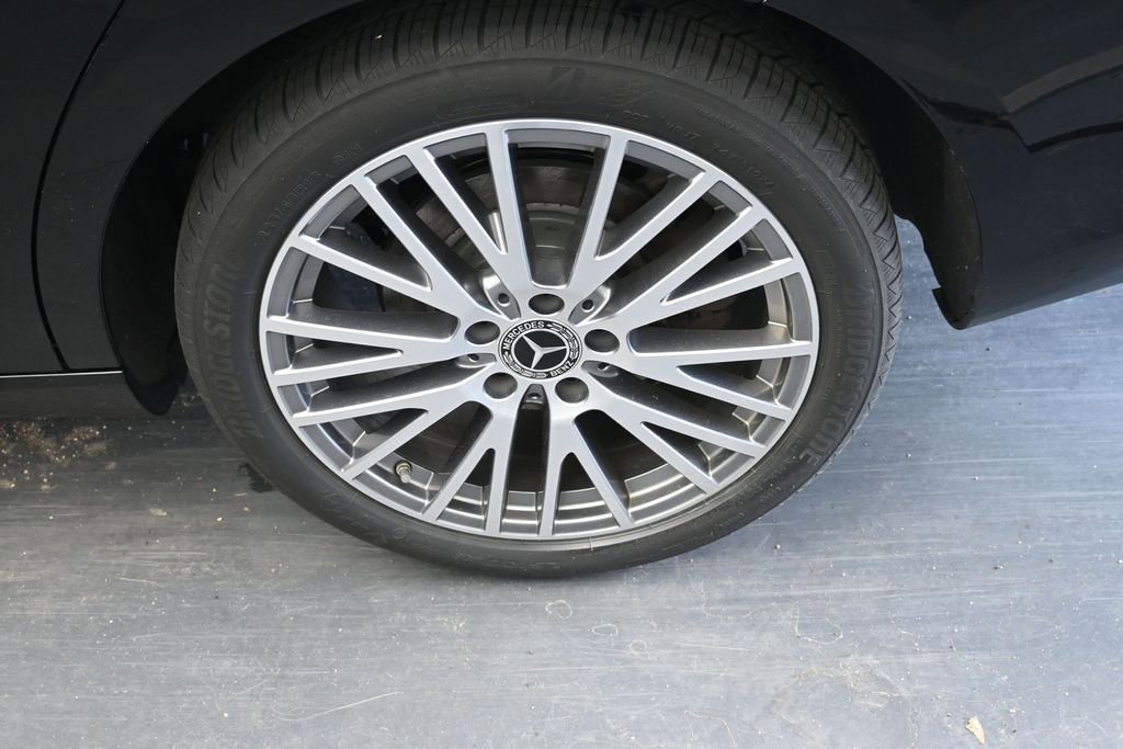 Used 2025 Mercedes-Benz CLA 250 4MATIC image 13