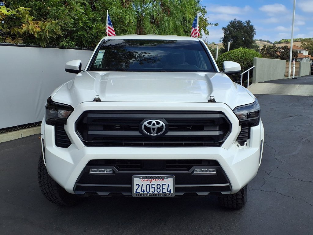 Used 2025 Toyota Tacoma SR5 AWD/4WD image 2