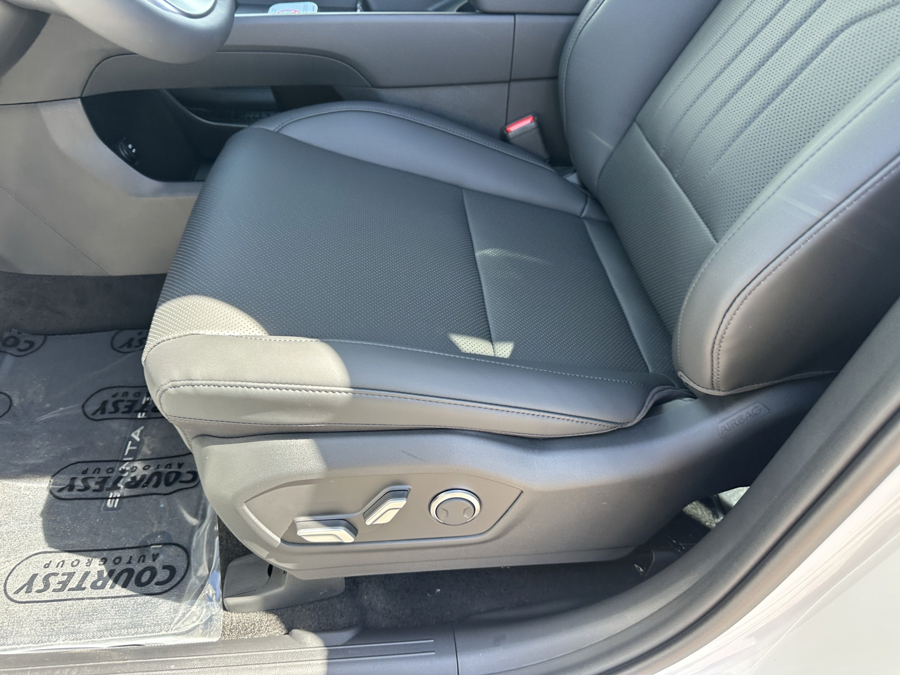 New 2027 Hyundai Santa Fe SEL FWD image 18