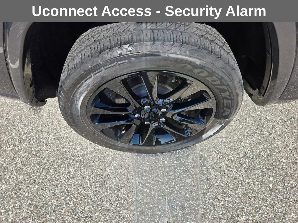 Used 2017 Jeep Grand Cherokee Altitude image 14