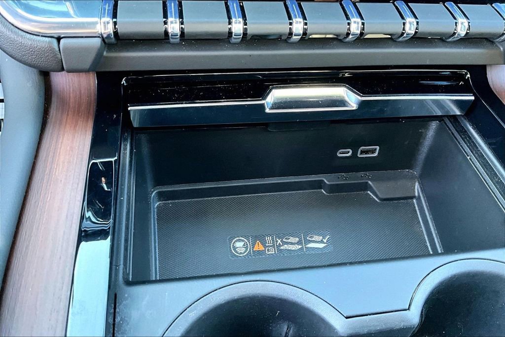 Used 2025 GMC Yukon Denali image 15