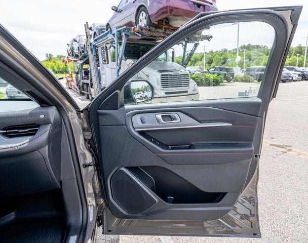 New 2026 Ford Explorer ST-Line w/ ST-Line Street Pack AWD/4WD image 24
