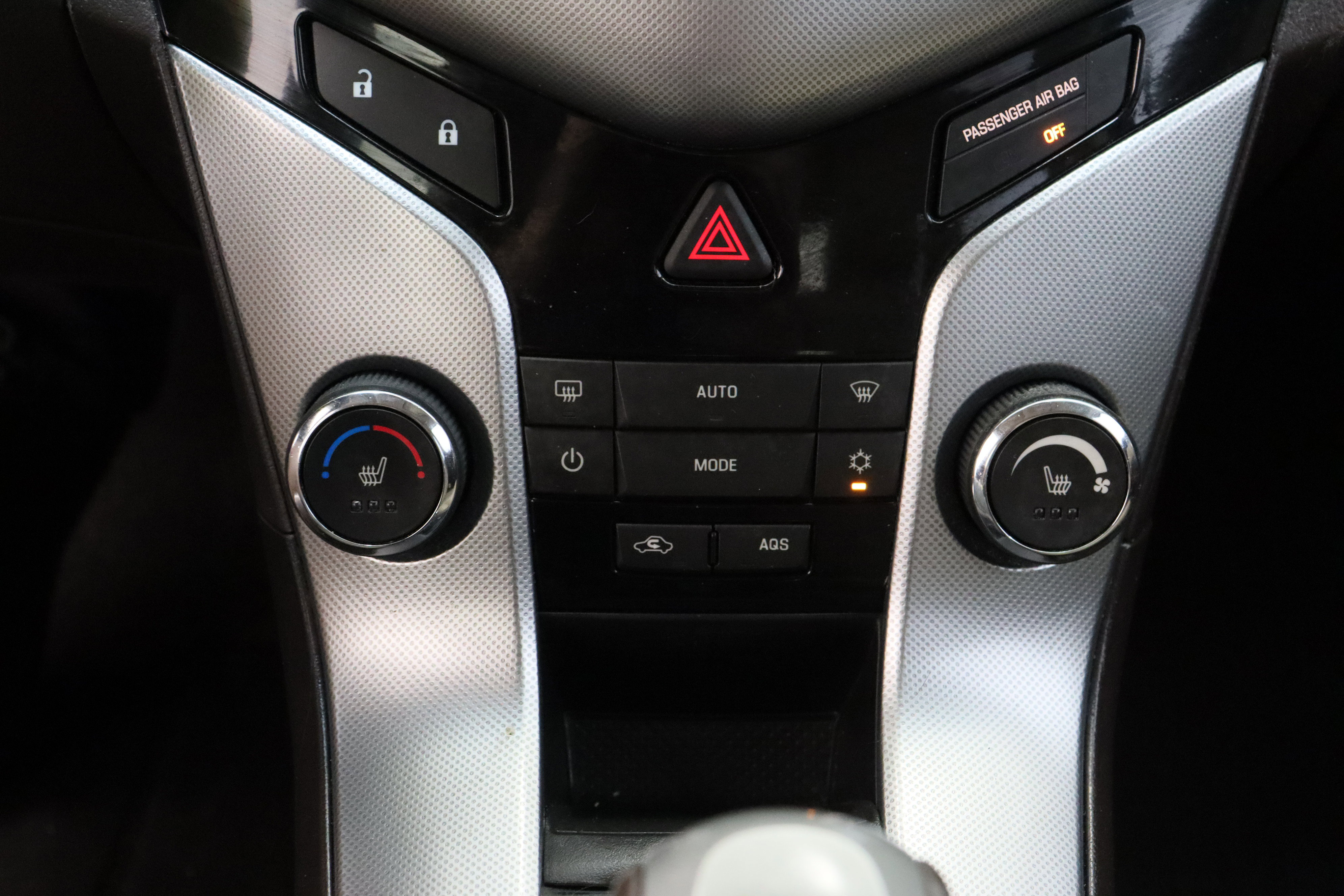 Used 2011 Chevrolet Cruze LTZ image 19