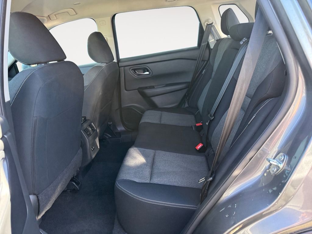 Used 2024 Nissan Rogue SV image 13