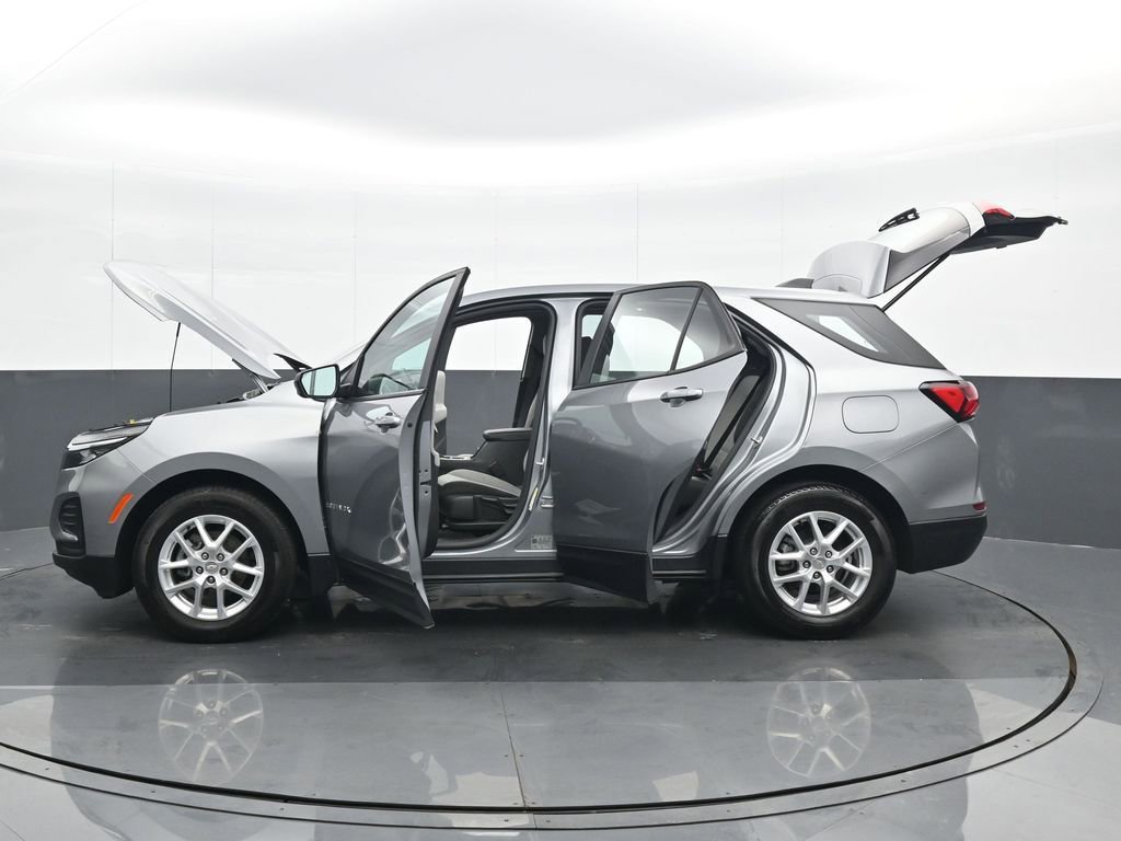 Used 2024 Chevrolet Equinox LS image 27