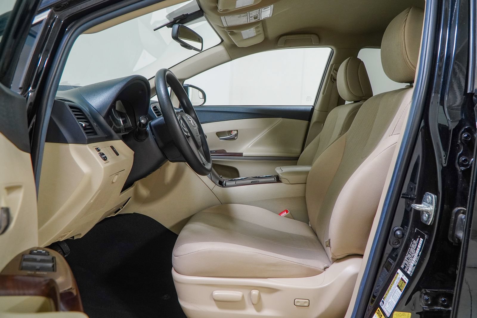Used 2013 Toyota Venza LE FWD image 19