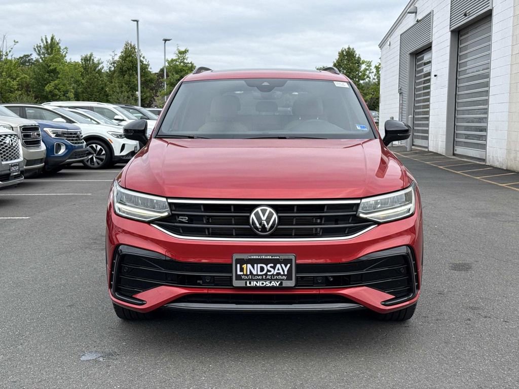 Used 2024 Volkswagen Tiguan SE R-Line AWD/4WD image 7