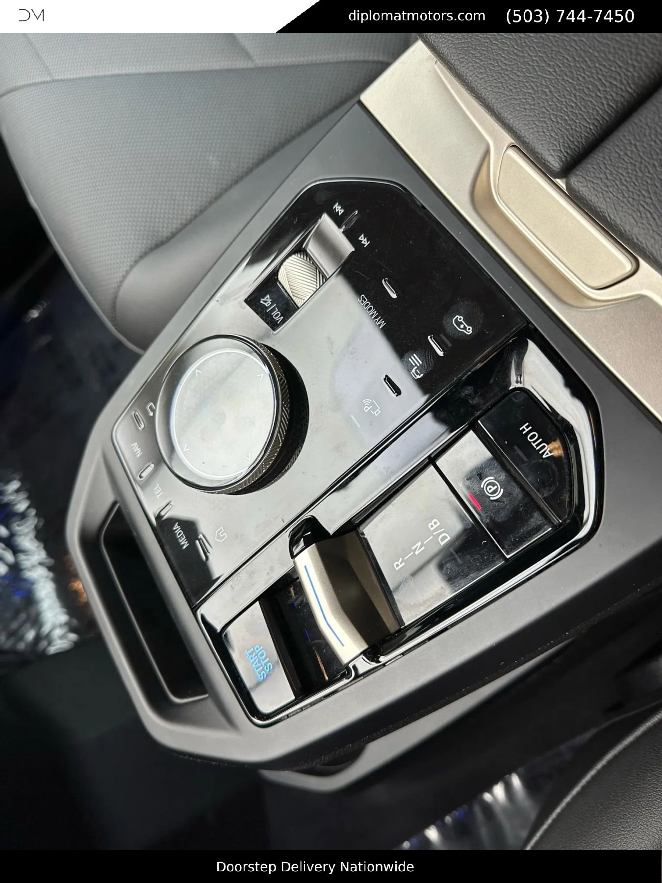 Used 2025 BMW iX xDrive50 w/ Premium Package image 34