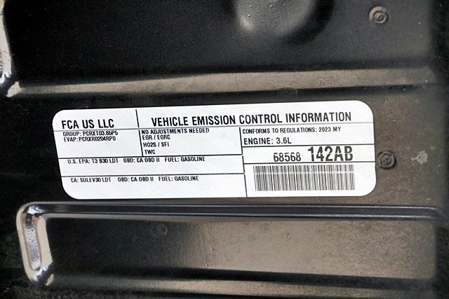 Used 2023 Jeep Grand Cherokee L Laredo RWD image 39