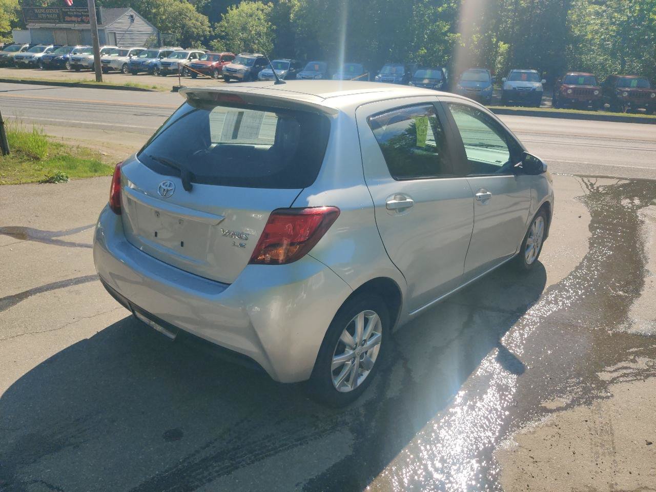 Used 2015 Toyota Yaris LE FWD image 6
