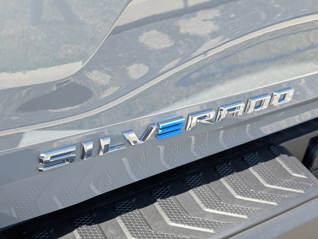 New 2026 Chevrolet Silverado EV LT AWD/4WD image 9