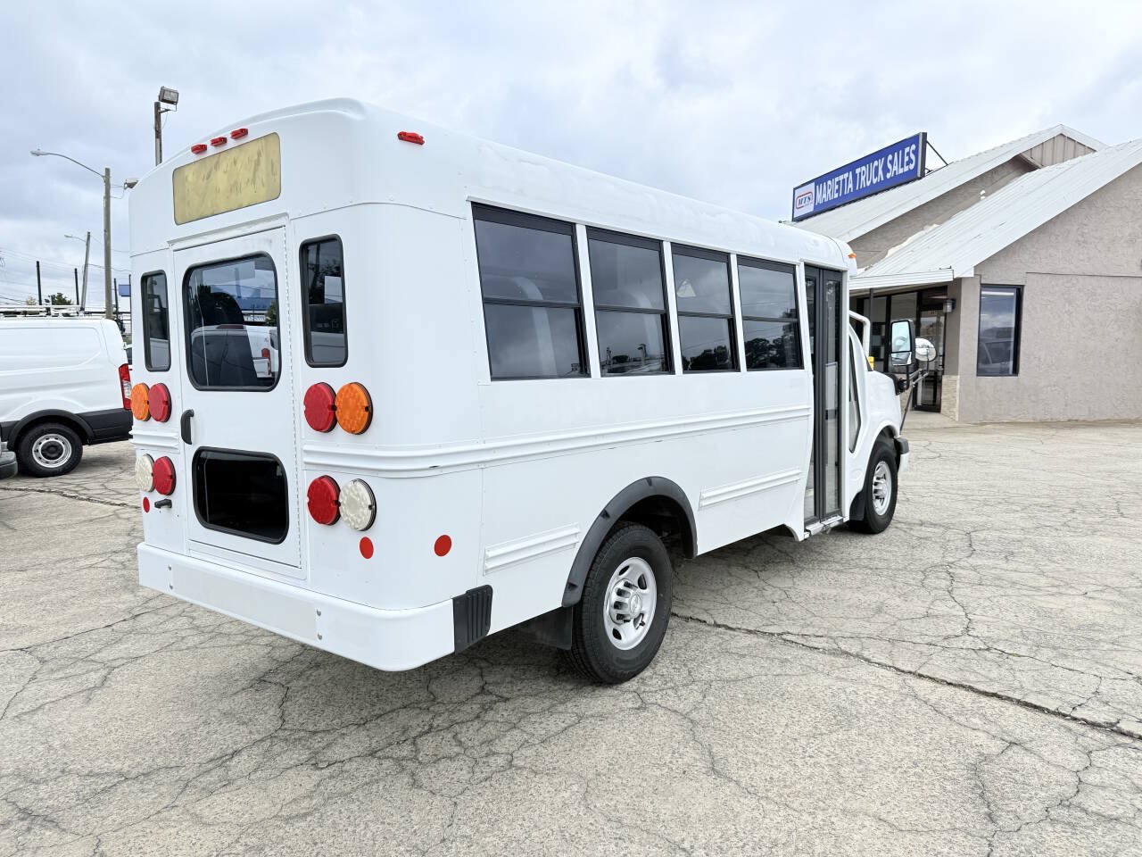 Used 2014 Chevrolet Express 3500 w/ School Bus Package RWD image 3