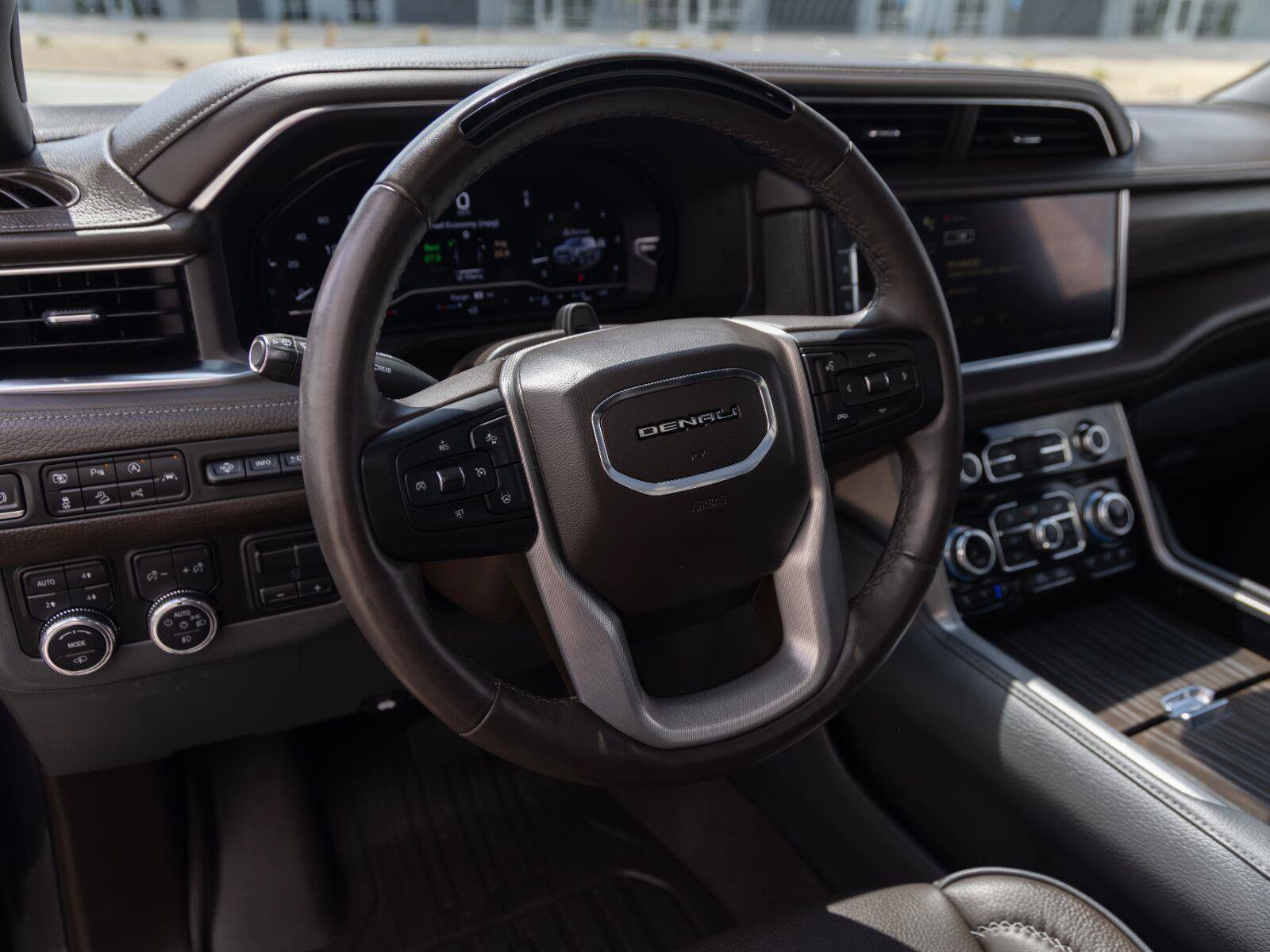 Used 2023 GMC Yukon Denali w/ Denali Reserve Package AWD/4WD image 20