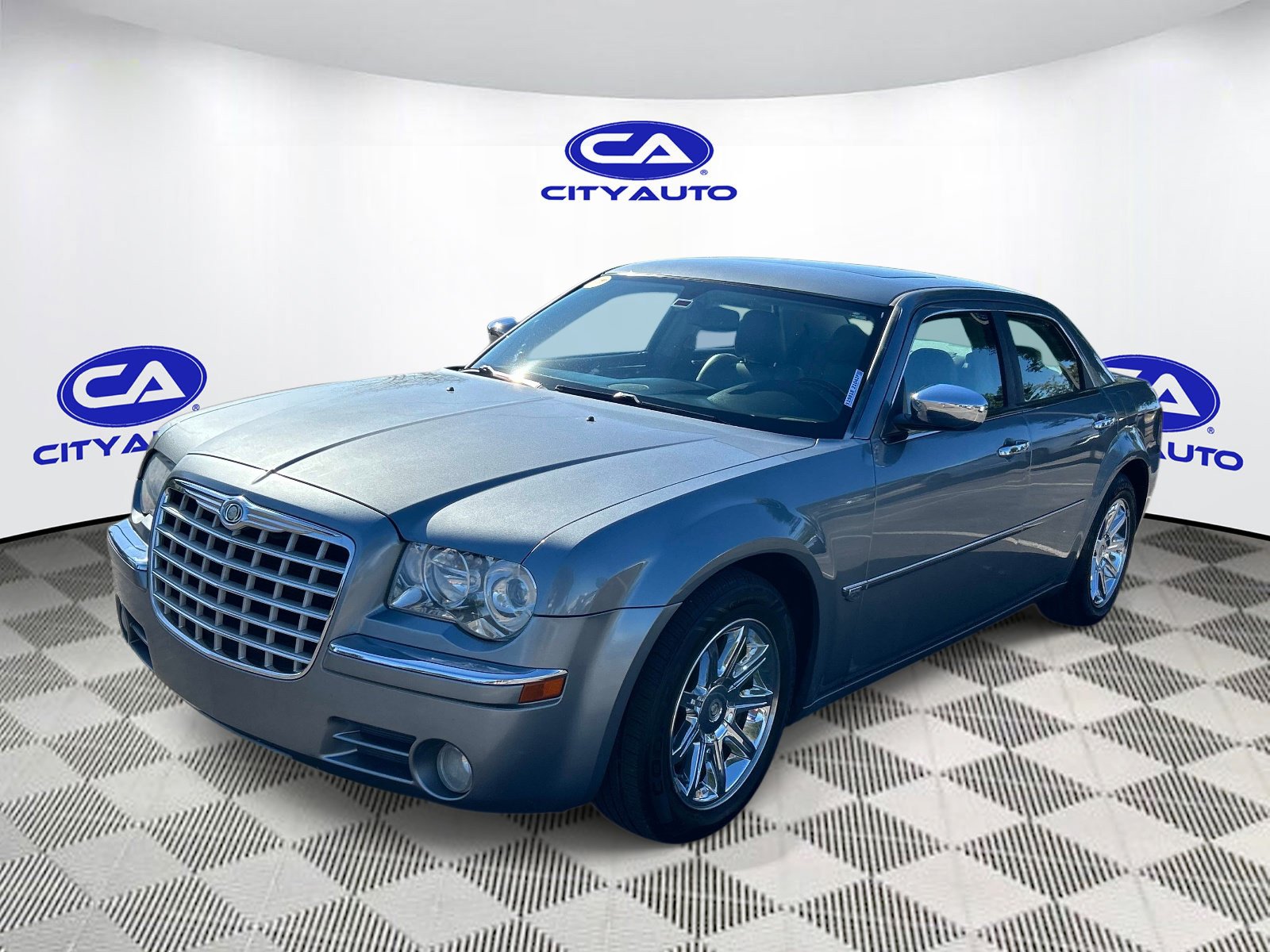 Used 2006 Chrysler 300 C w/ Navigation & Sound Group II RWD image 8