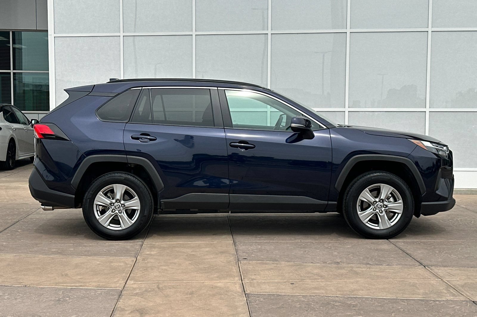 Used 2025 Toyota RAV4 XLE AWD/4WD image 3