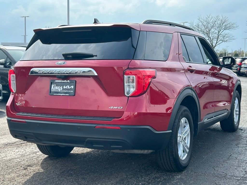 Used 2024 Ford Explorer XLT AWD/4WD image 7