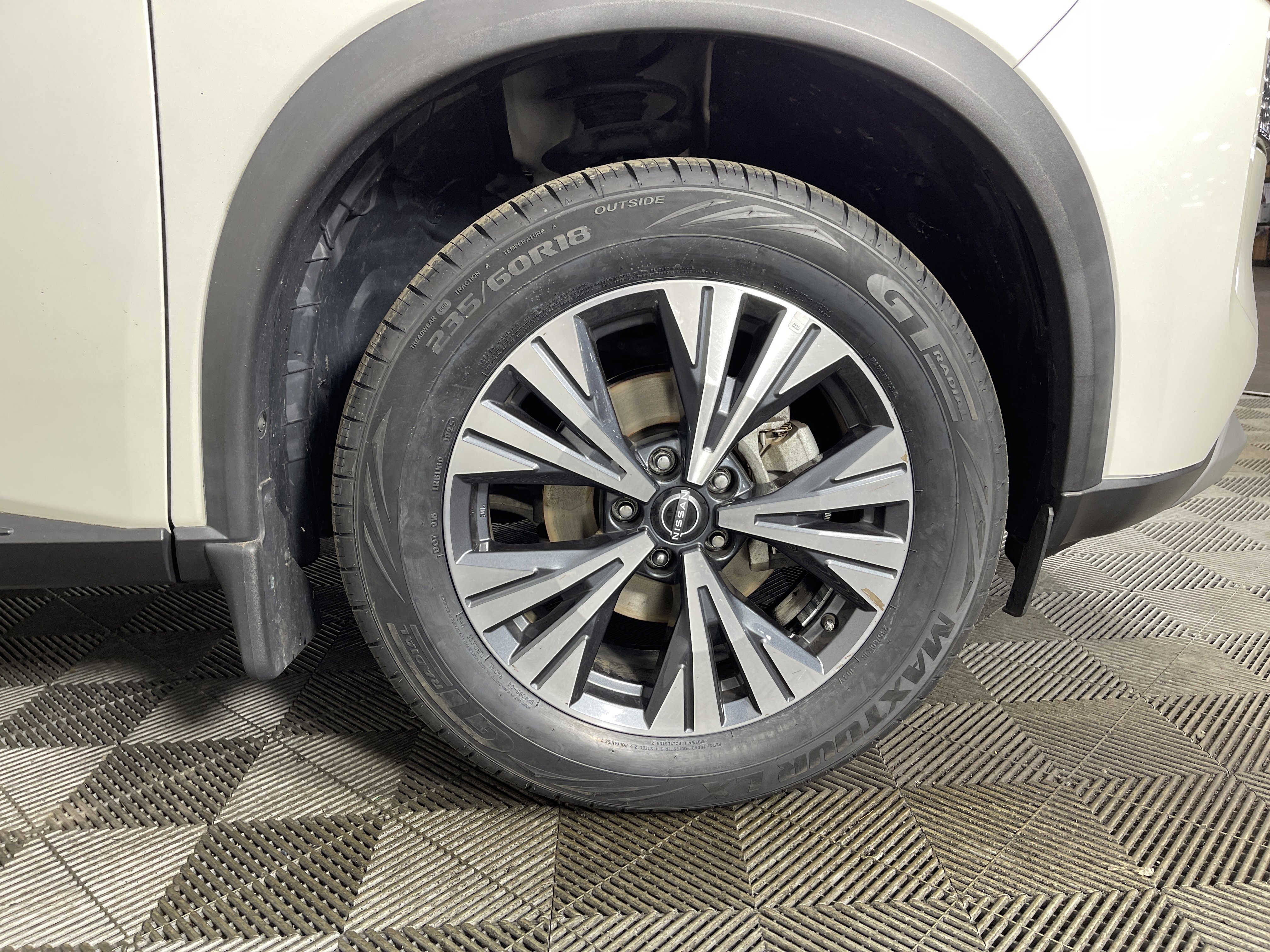 Used 2023 Nissan Rogue SV w/ SV Premium Package image 8