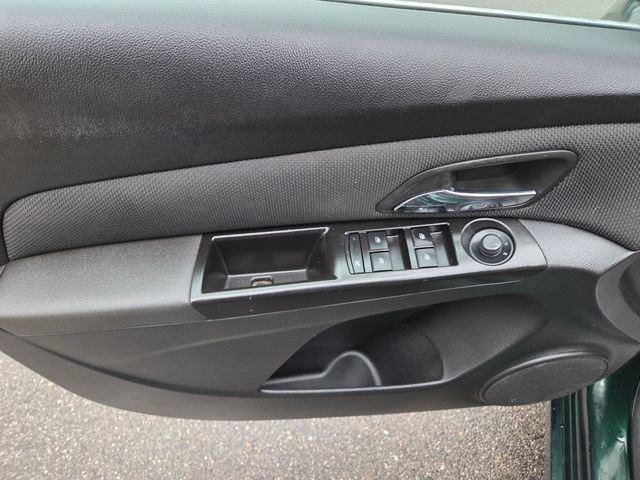 Used 2014 Chevrolet Cruze LT image 12