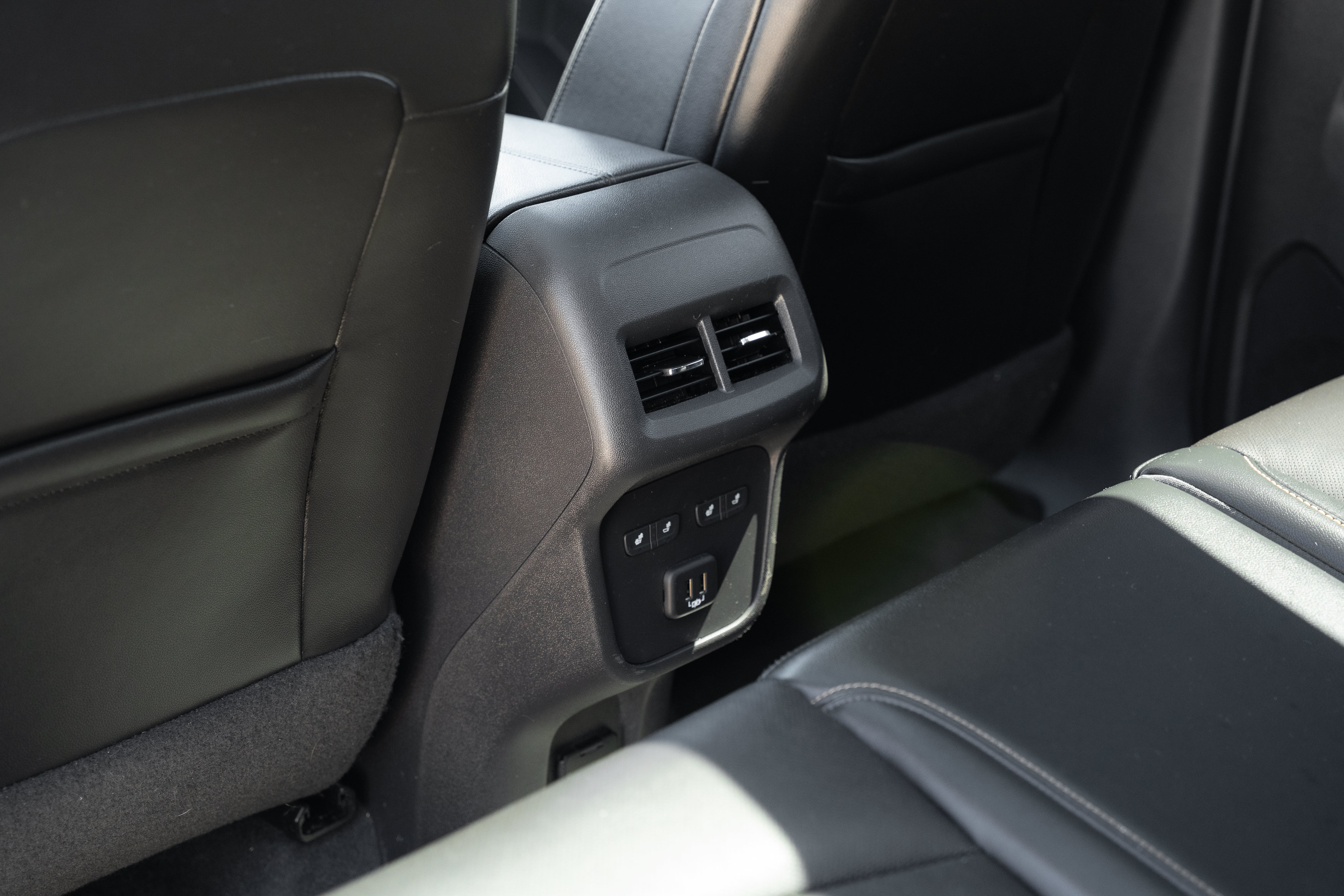 Used 2020 Chevrolet Equinox Premier FWD image 24