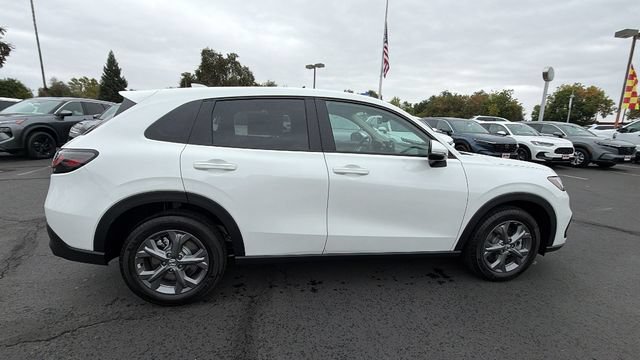 New 2027 Honda HR-V LX image 3