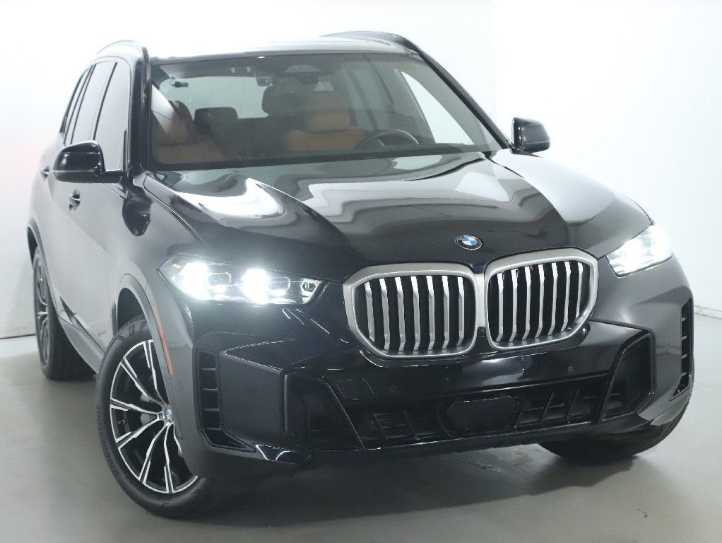 Used 2024 BMW X5 xDrive40i w/ M Sport Package AWD/4WD image 2