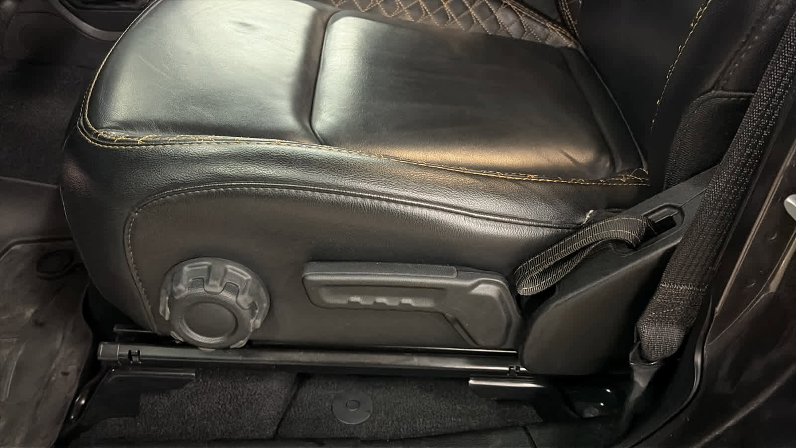 Used 2021 Jeep Wrangler Unlimited Sahara image 7