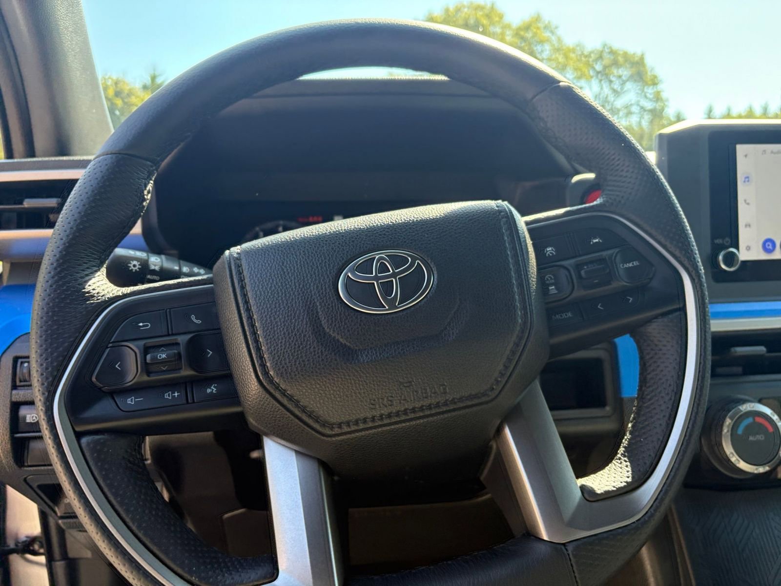 Used 2025 Toyota Tacoma TRD Off-Road image 24