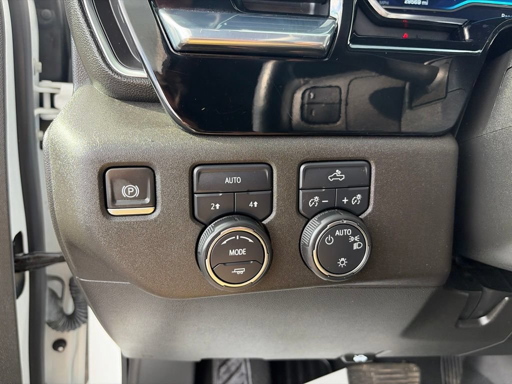 Used 2023 Chevrolet Silverado 1500 LT AWD/4WD image 19