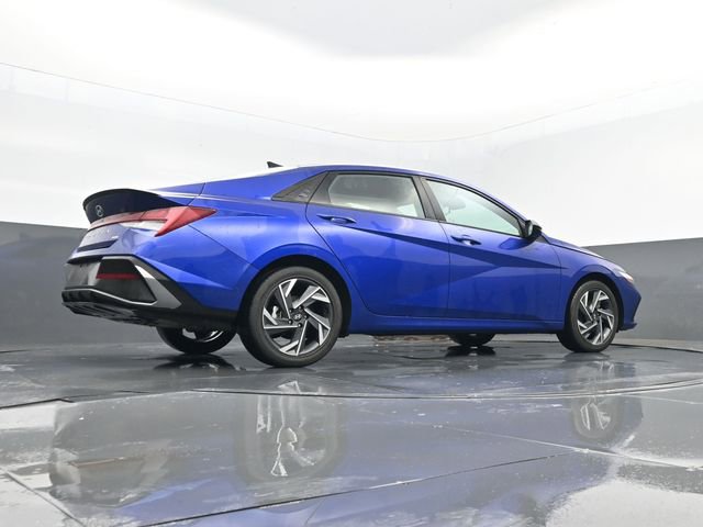Used 2025 Hyundai Elantra SEL image 24
