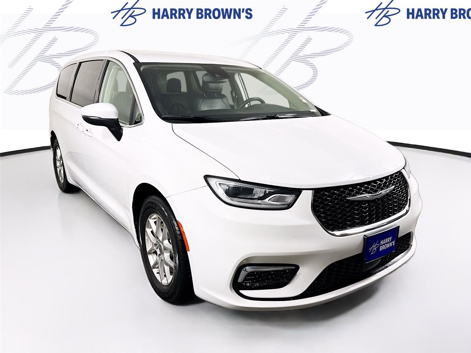 Used 2023 Chrysler Pacifica Touring-L image 26