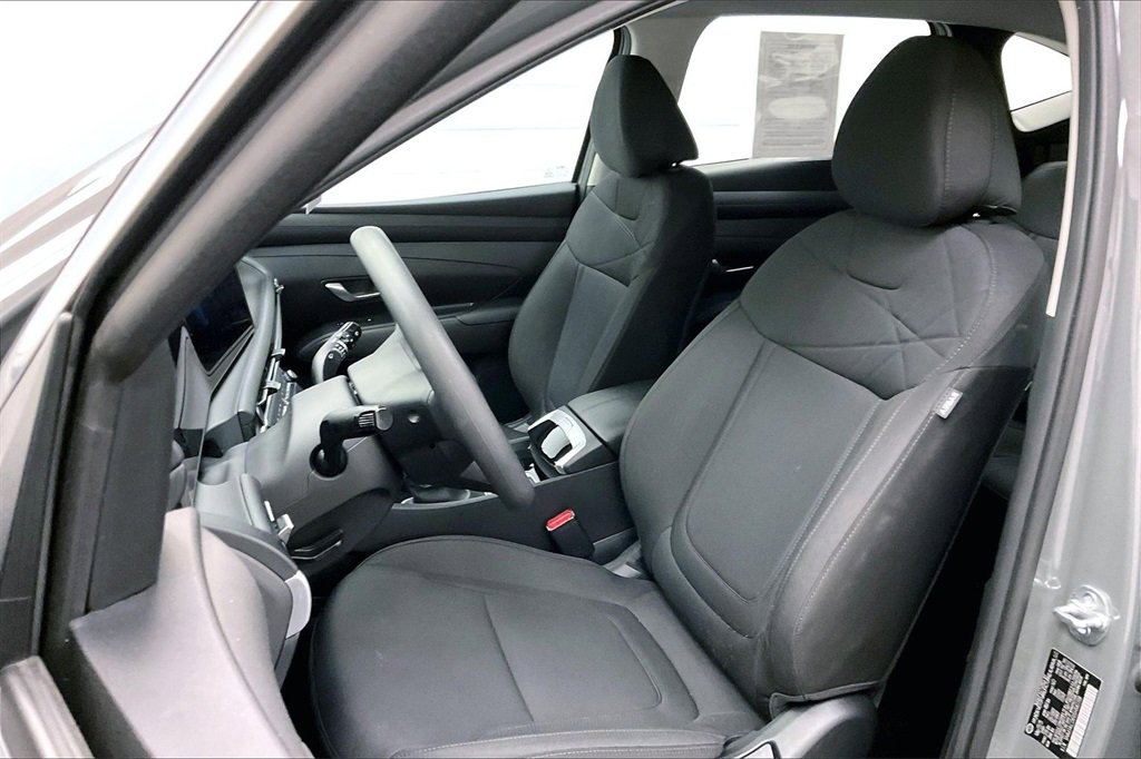 Certified 2025 Hyundai Tucson SE image 17