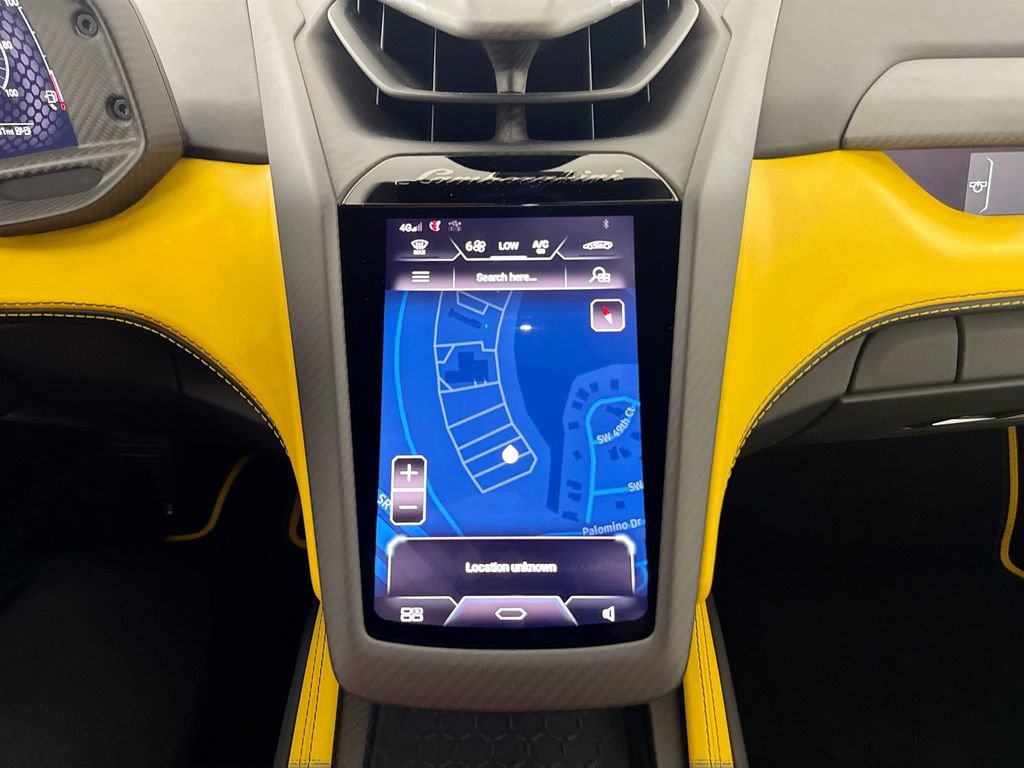 Used 2024 Lamborghini Revuelto AWD/4WD image 13