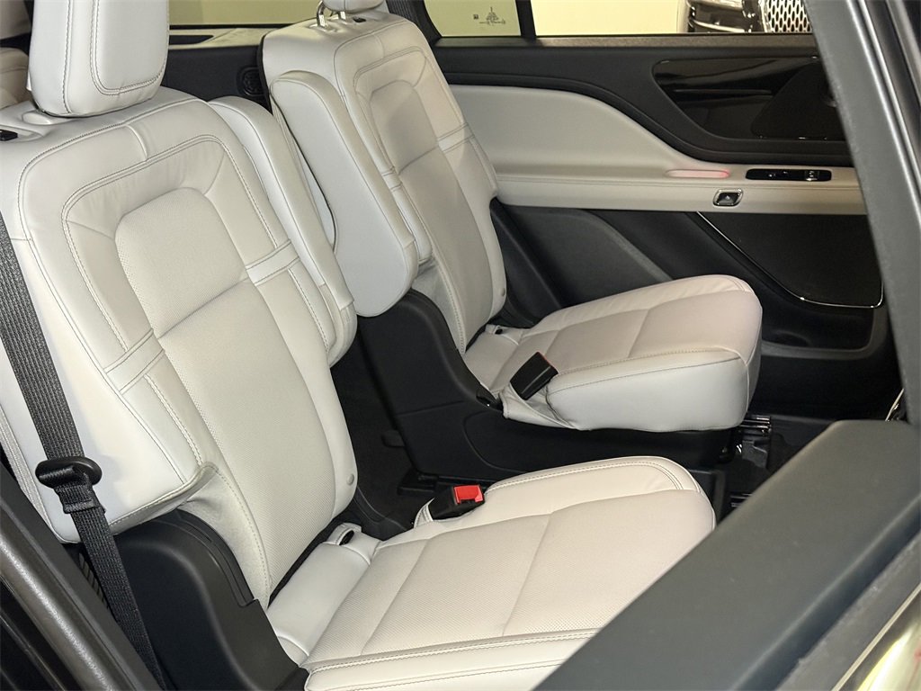 New 2026 Lincoln Aviator Reserve image 12