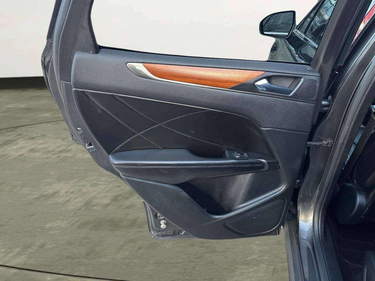 Used 2017 Lincoln MKC Reserve w/ Lincoln MKC Climate Package image 12