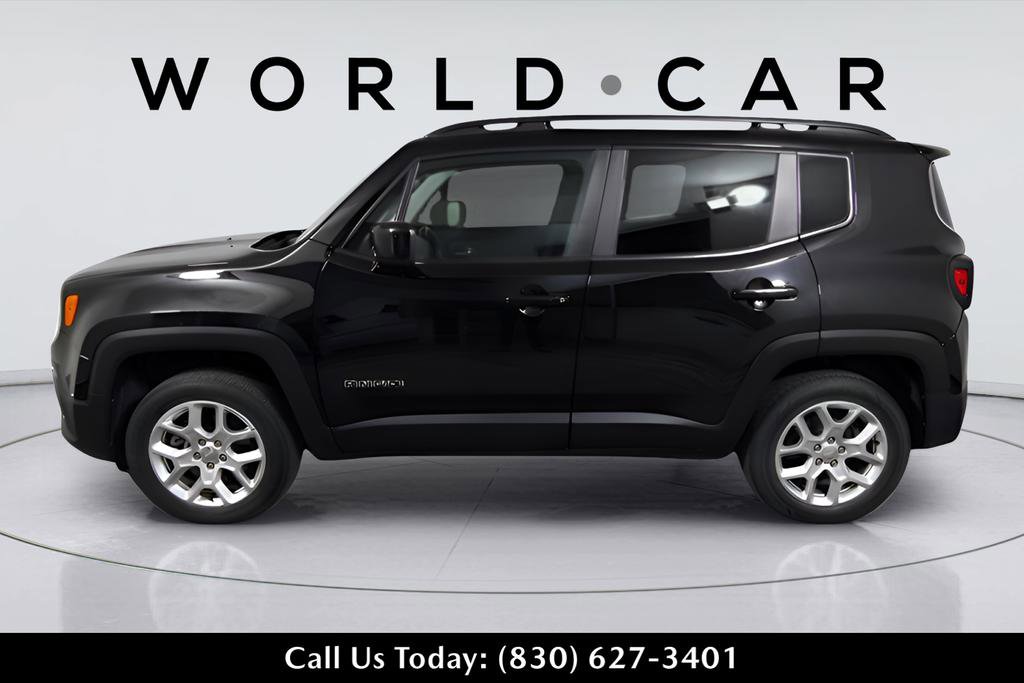 Used 2018 Jeep Renegade Latitude w/ Safety & Security Group AWD/4WD image 4