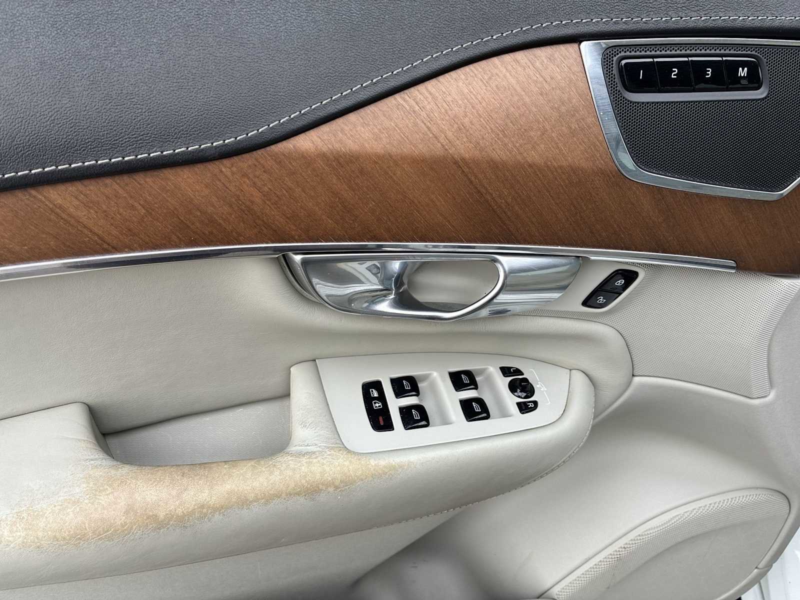 Used 2017 Volvo XC90 T6 Inscription w/ Vision Package image 15