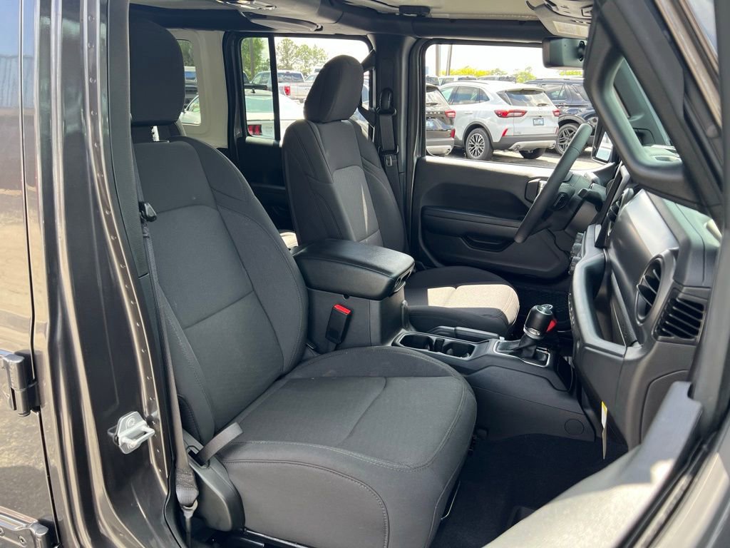 Used 2023 Jeep Wrangler Unlimited w/ 8.4" Radio Group image 22