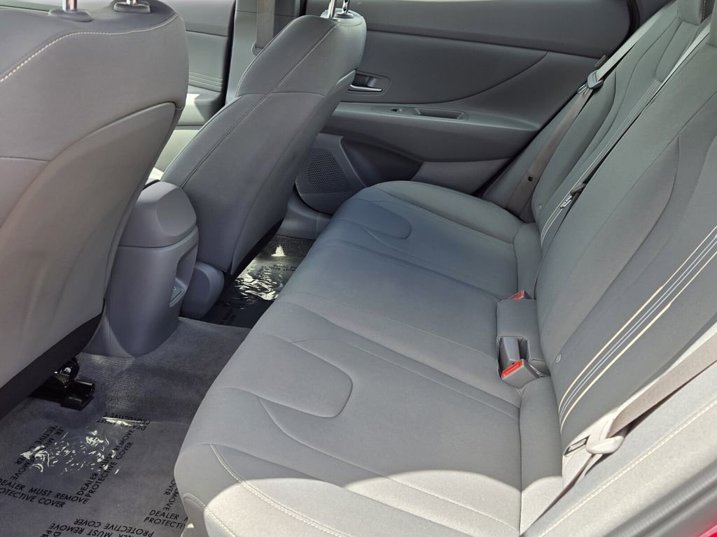 Certified 2025 Hyundai Elantra Sport image 11