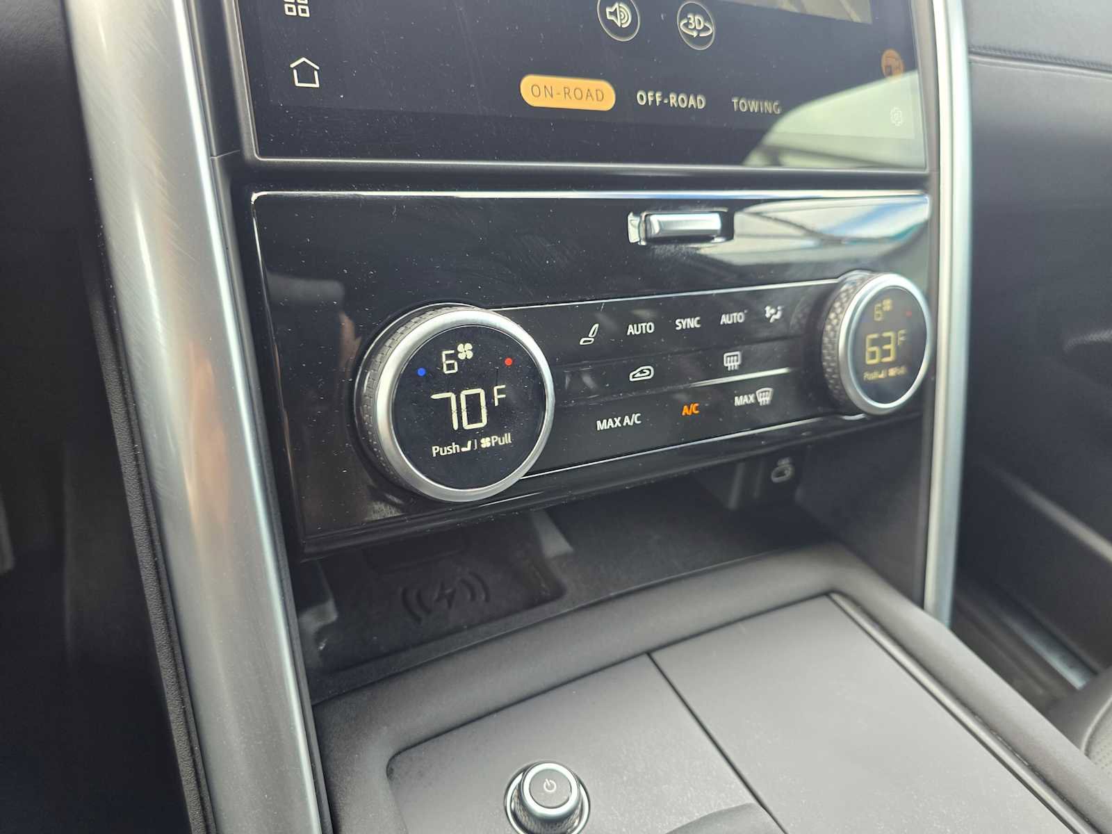 Used 2025 Land Rover Discovery S image 31