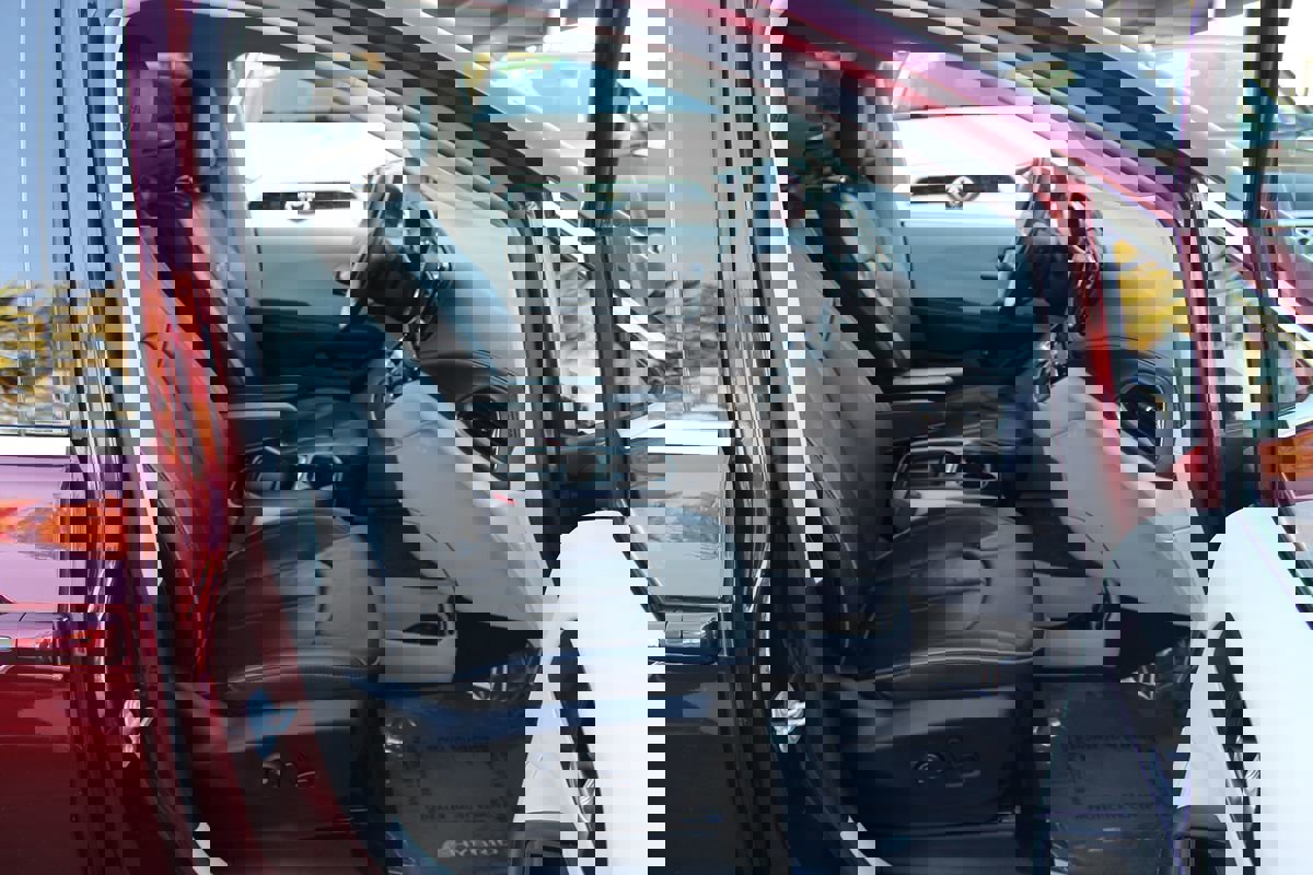 Used 2017 Chrysler Pacifica Platinum image 24