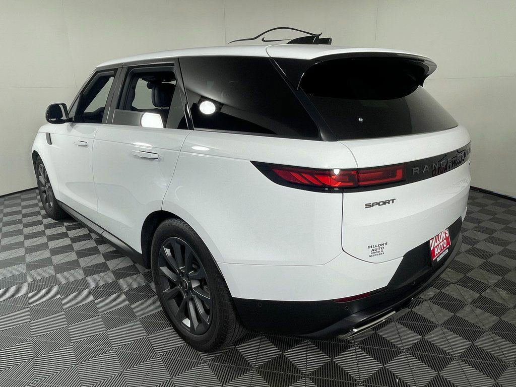 Used 2023 Land Rover Range Rover Sport SE image 4