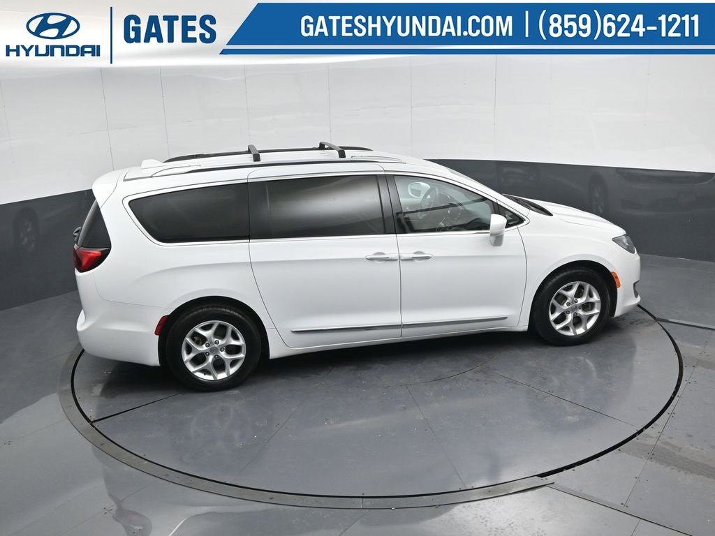 Used 2017 Chrysler Pacifica Touring-L Plus image 77
